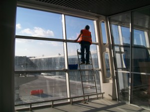 Шаденовцы выполнили послестрой аэропорта "Львов" перед демонстрацией Еврокомиссии